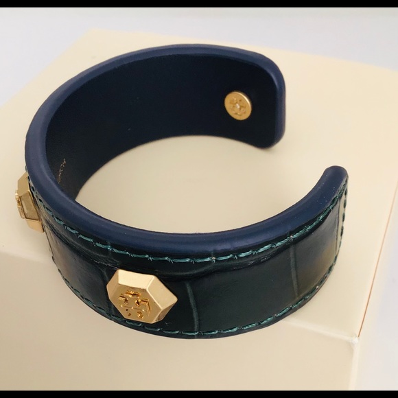 New Tory Burch Logo Cuff Bracelet Hex Stud Leather - Picture 8 of 10